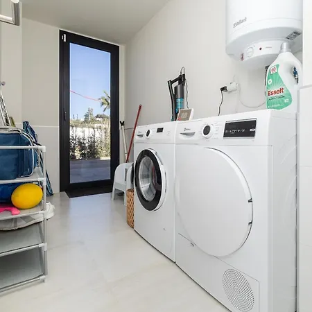 Fresh 2 Bedroom Apt Olas By Beach! Rdr286